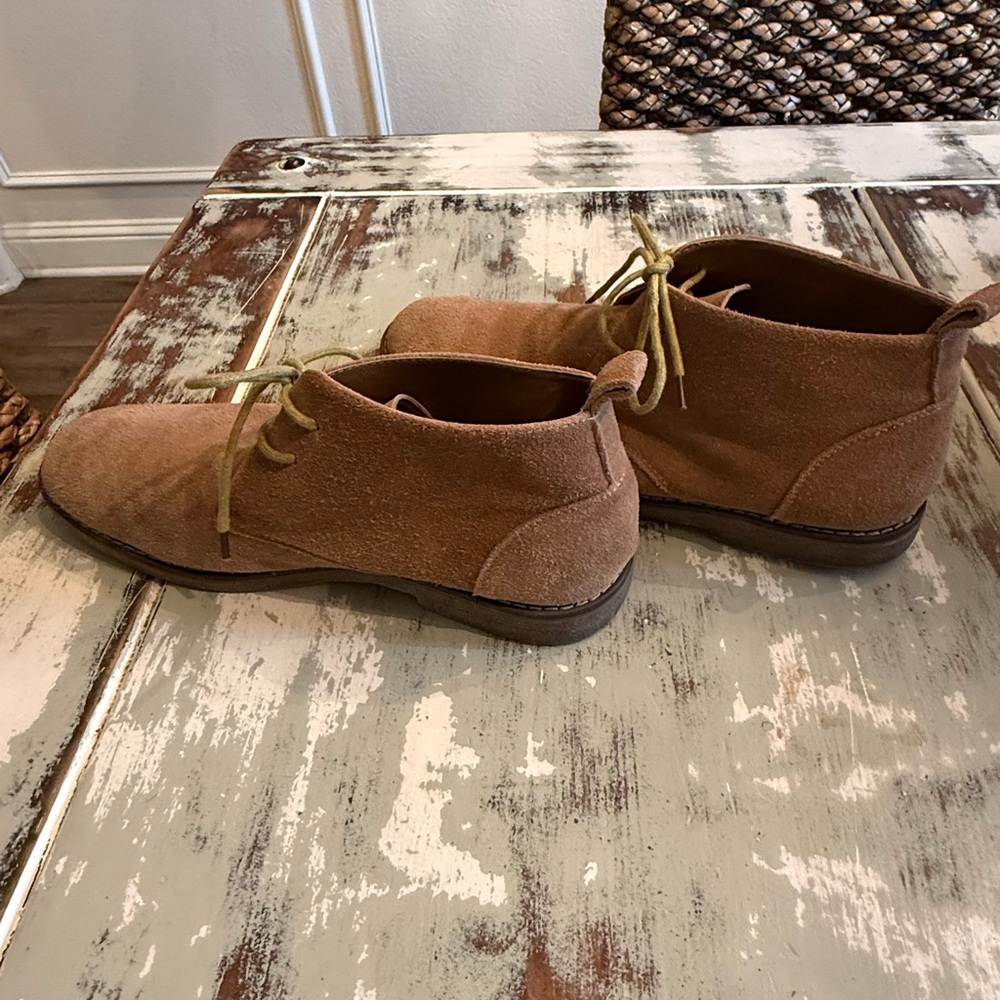 Men’s size 10D leather moccasin style boot